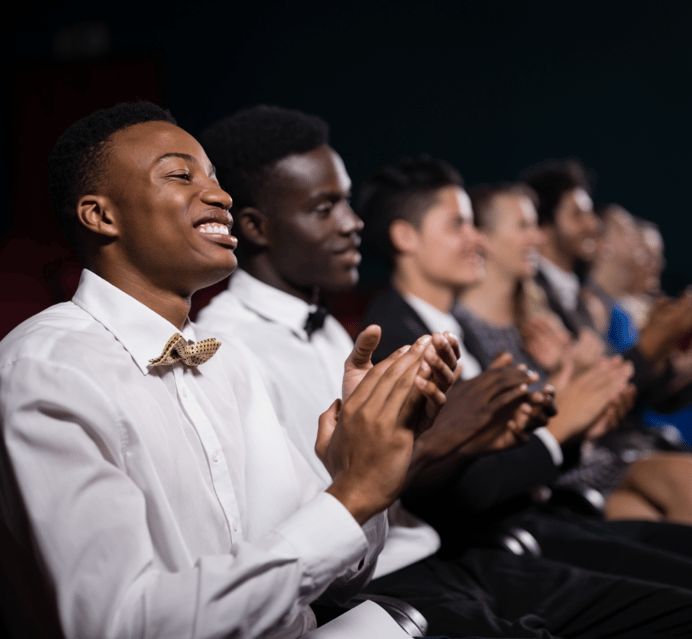 group-of-people-applauding